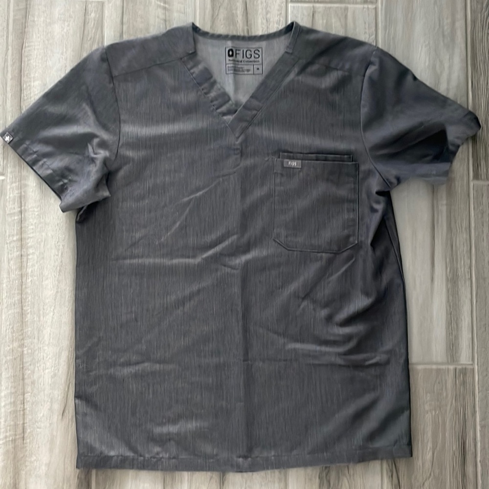 FIGS Leon 3-Pocket Scrub Top